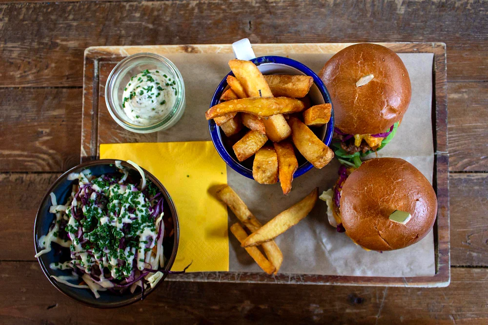 Jakie są najlepsze dodatki do burgerów?